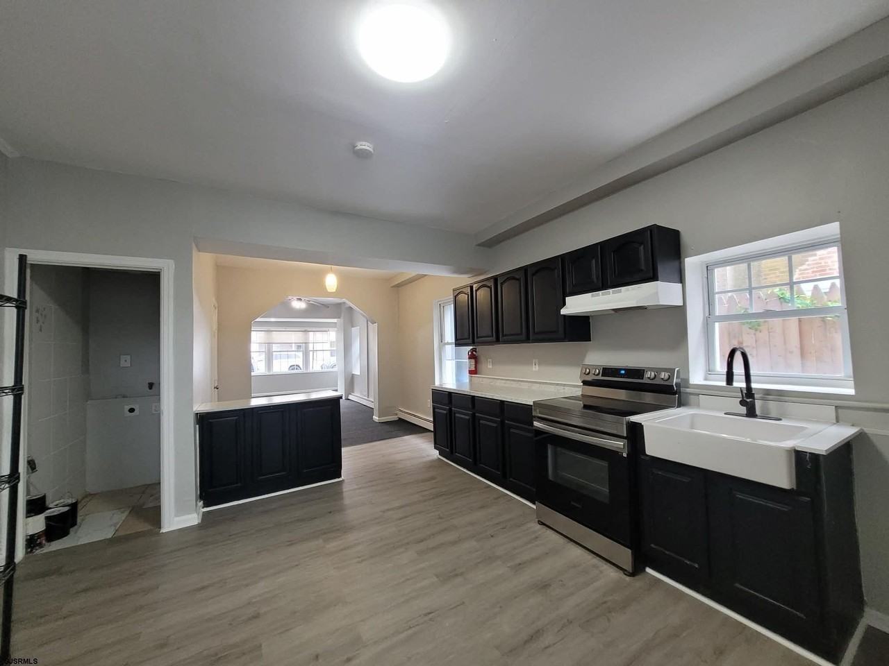 1108 Baltic Ave - Photo 3 of 18