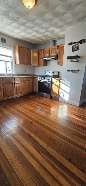 358 Weeden St - Photo 2 of 12