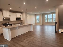 featured image of 321 E Cochran St