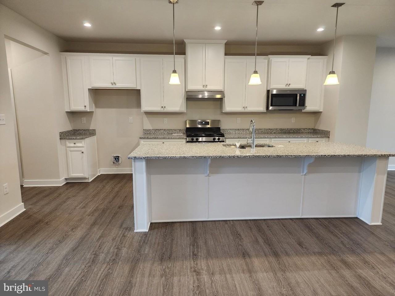 321 E Cochran St - Photo 2 of 42