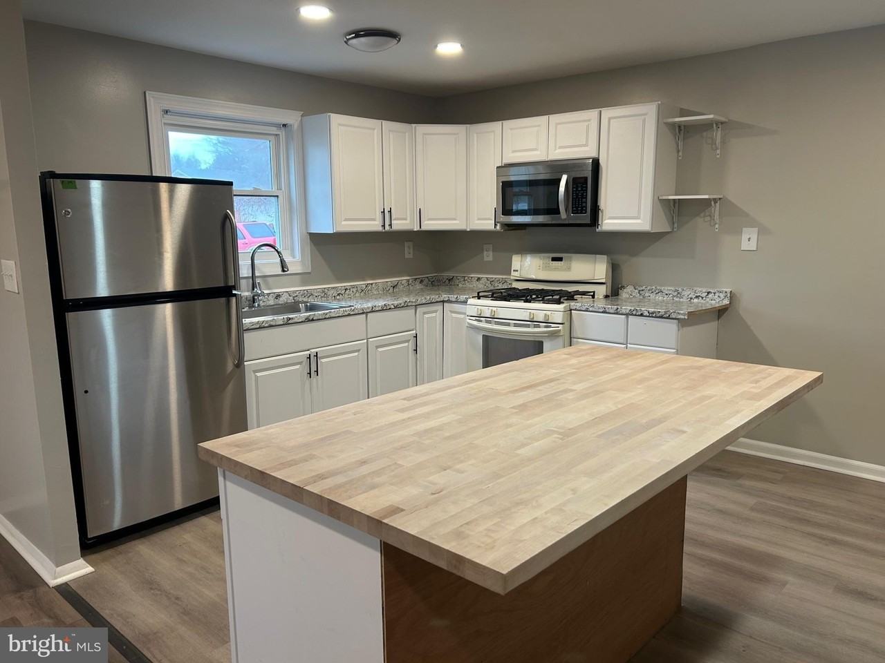 1006 Fairway Ave - Photo 6 of 16