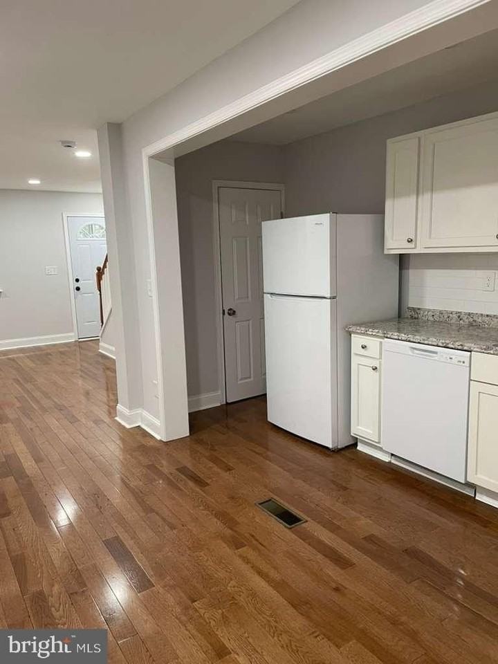 3606 Manchester Ave - Photo 5 of 11