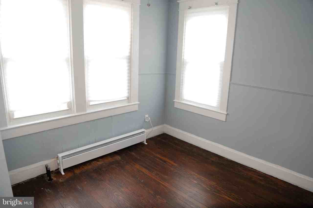 3021 Glenmore Ave - Photo 4 of 24