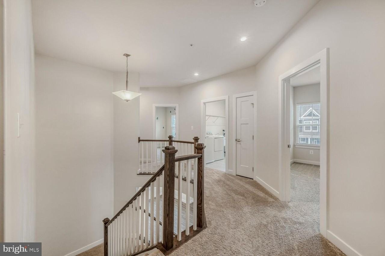 6425 Greenleigh Ave - Photo 4 of 44