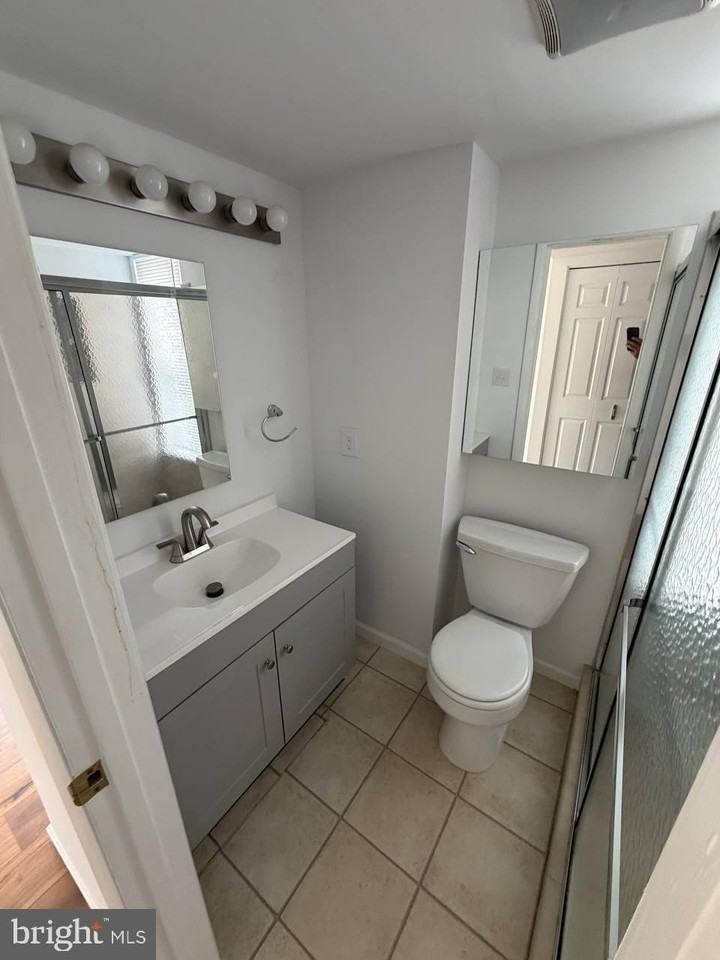 7812 WHISTLING Court - Photo 5 of 18