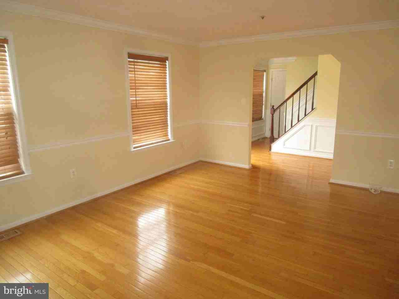 8711 Temple Hill Rd - Photo 5 of 20