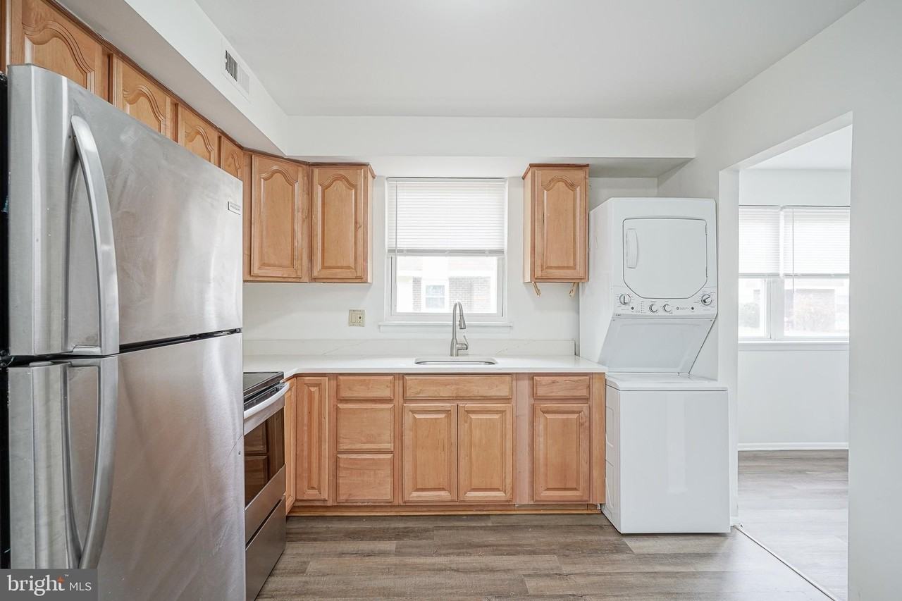 10--3 FLORENCE TOLLGATE Place - Photo 3 of 18