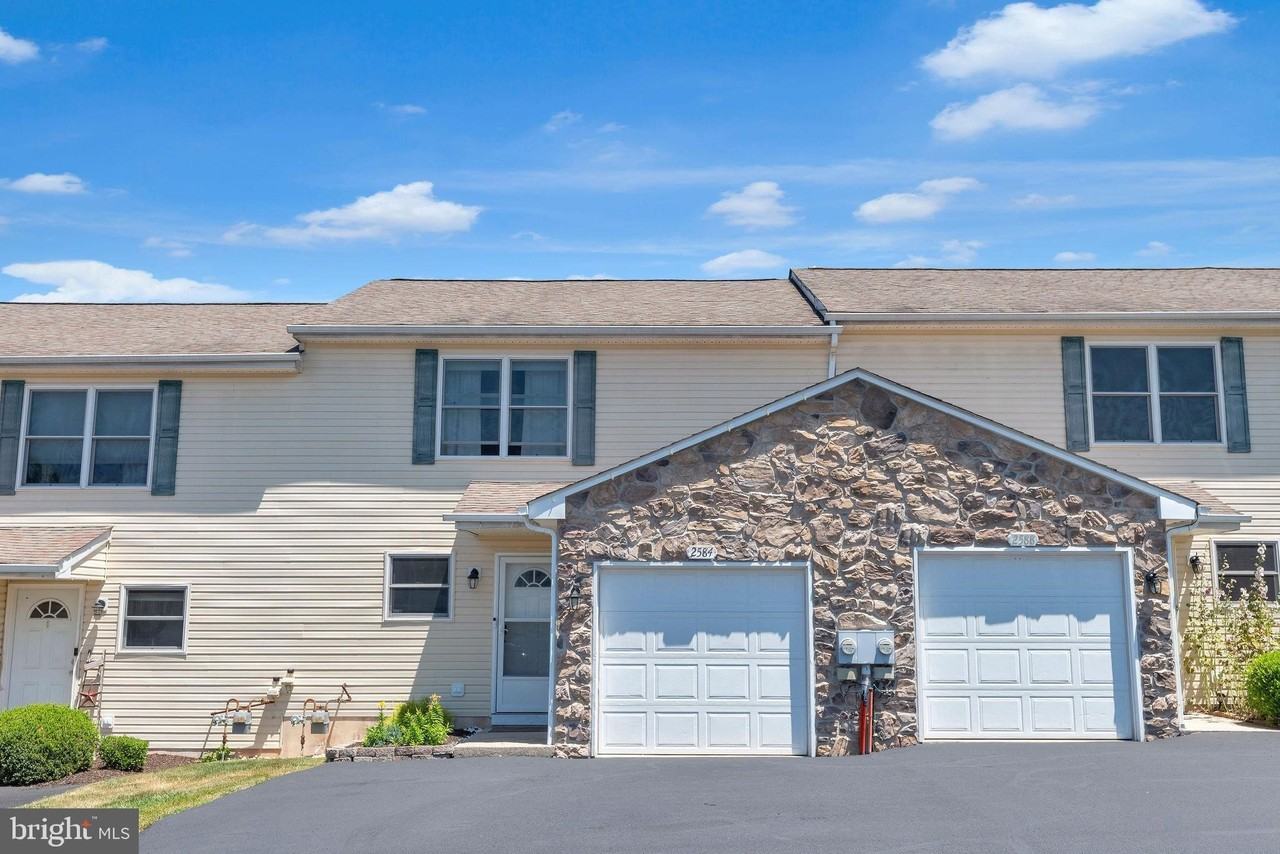 2584 Daniels Ln - Photo 2 of 25