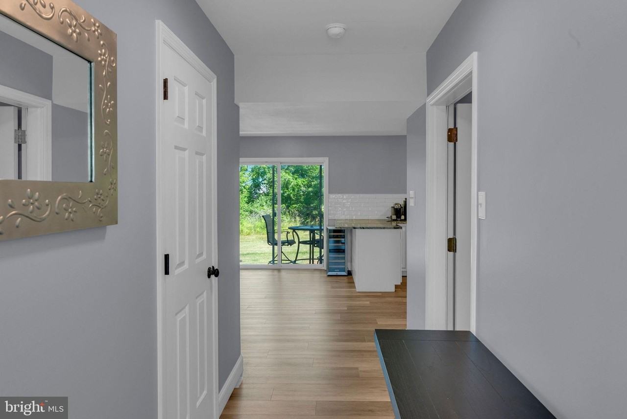 2584 Daniels Ln - Photo 5 of 25