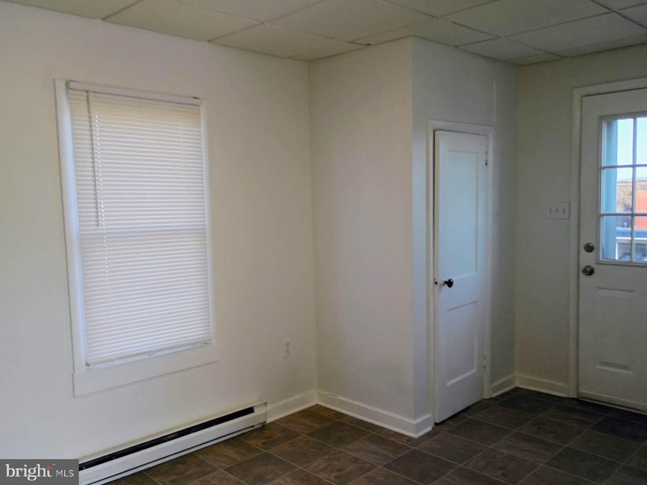 543 Bridge St Apt C - Photo 7 of 9