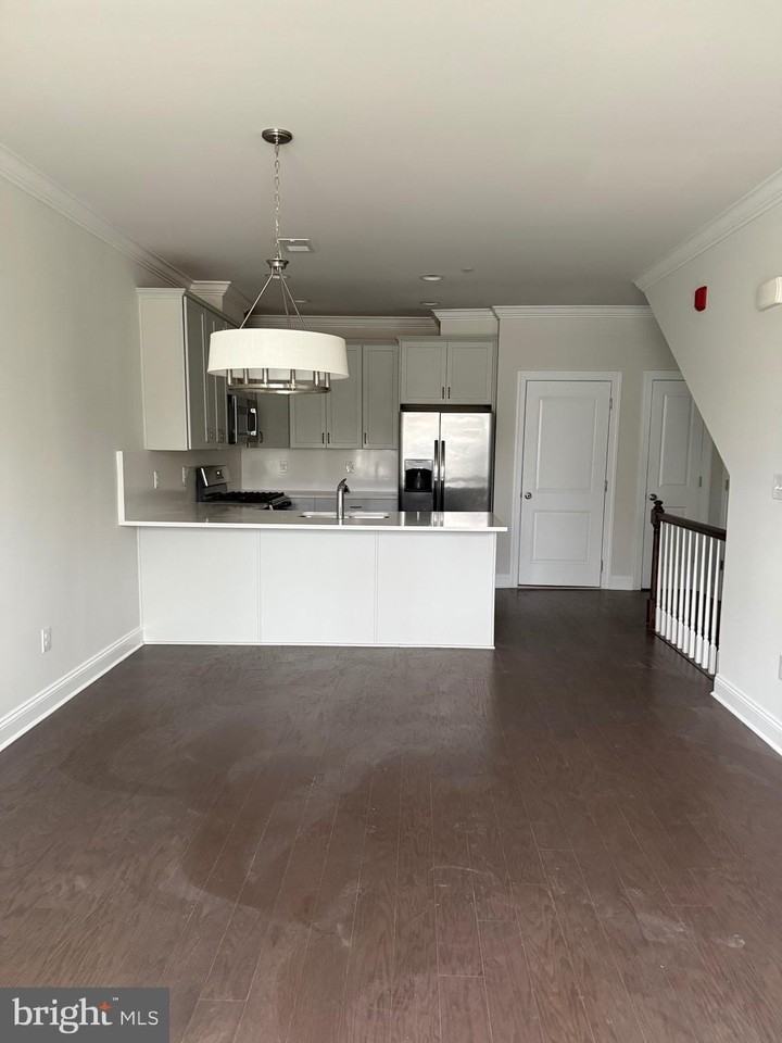 220 Charles Ellis Dr - Photo 2 of 24