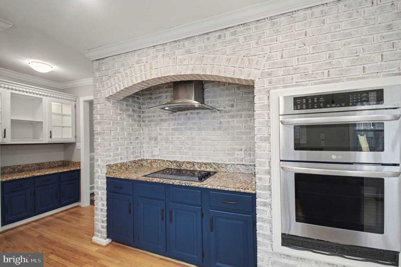 128 Oakwood Dr - Photo 5 of 30