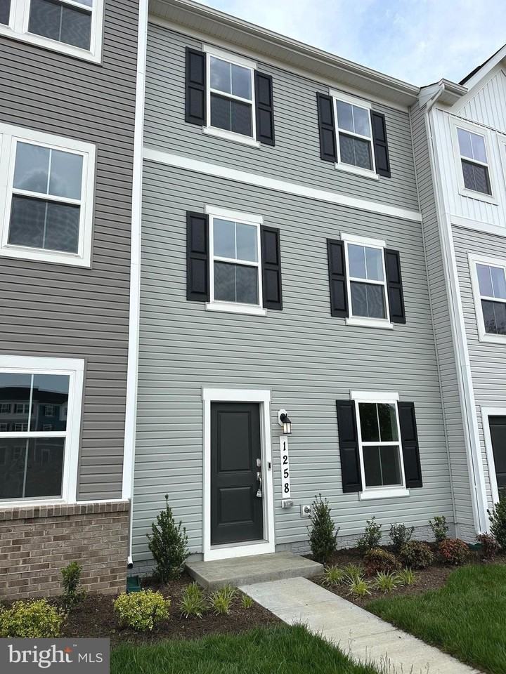 1258 Cedar Valley Rd - Photo 2 of 46