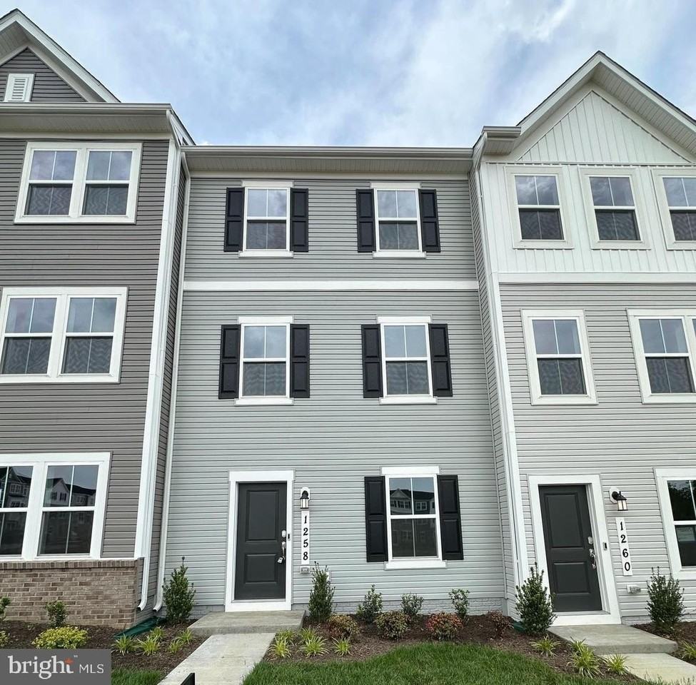 1258 Cedar Valley Rd - Photo 3 of 46