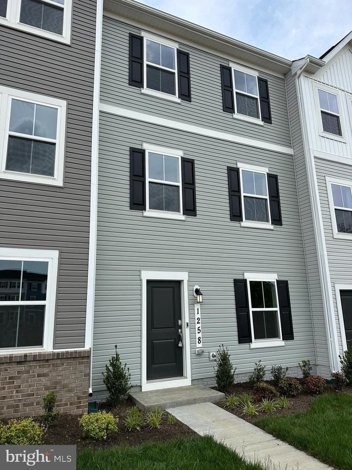 1258 Cedar Valley Rd - Photo 5 of 46