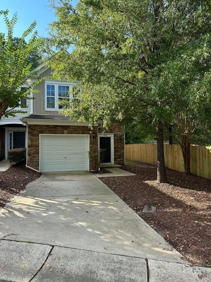 529 Perrault Dr - Photo 2 of 24