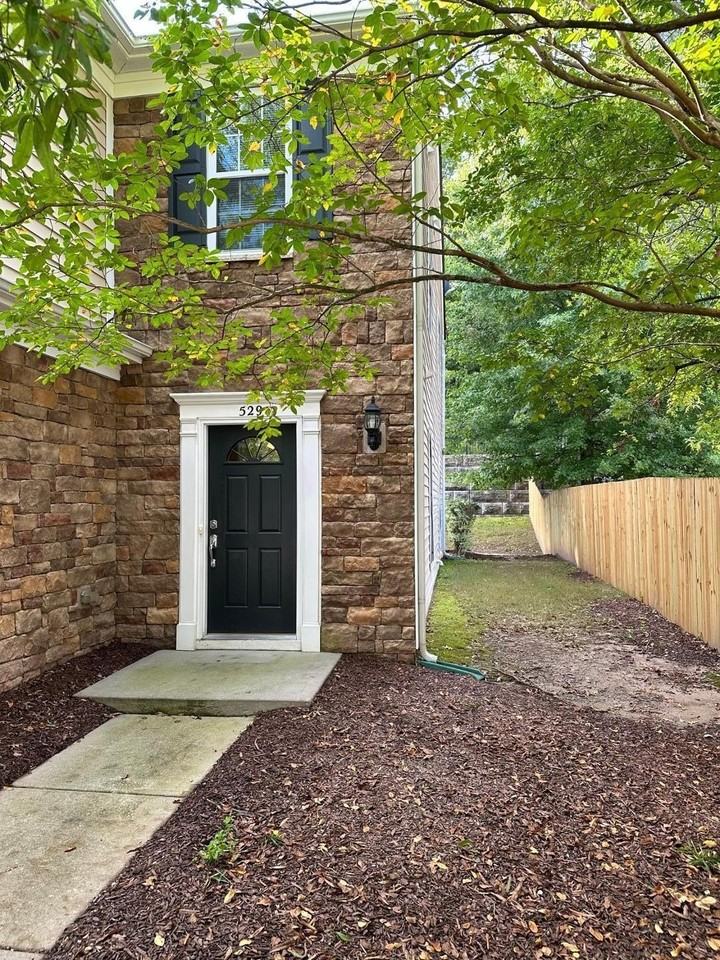 529 Perrault Dr - Photo 4 of 24