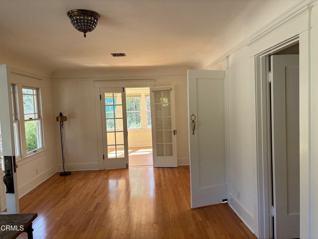 3128 Mills Ave - Photo 2 of 21