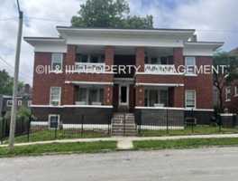 featured image of 219 W 37th St #1