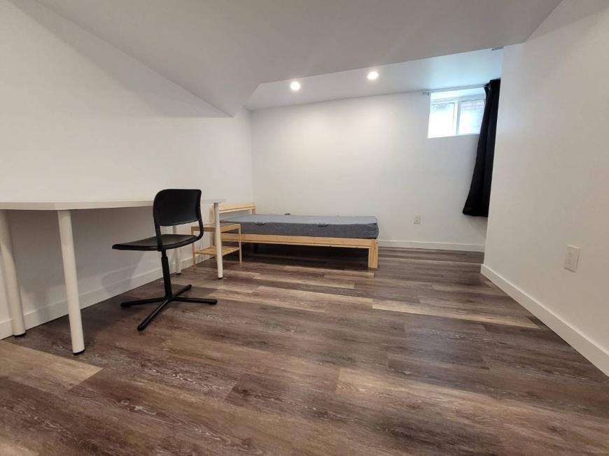 62 Ontario St Rm 8 - Photo 2 of 10