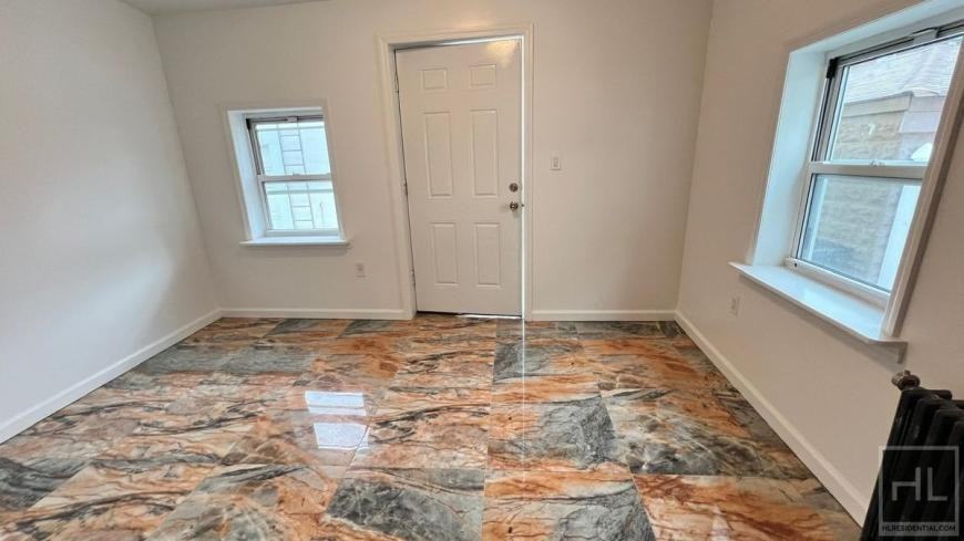 718 E 39th St - Photo 3 of 10