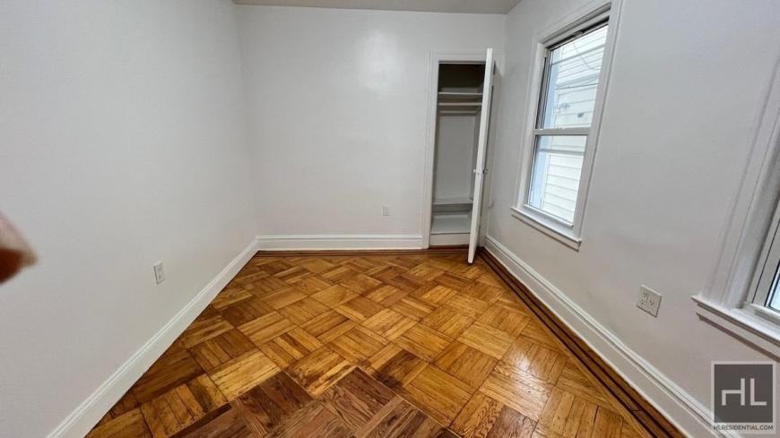 718 E 39th St - Photo 6 of 10