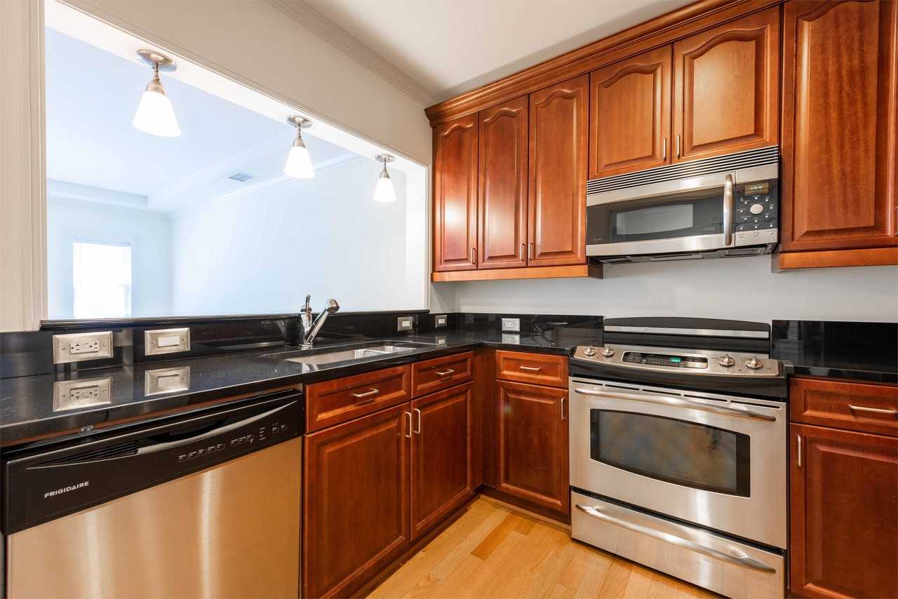 401 13th Street NE (DC) - Photo 3 of 19