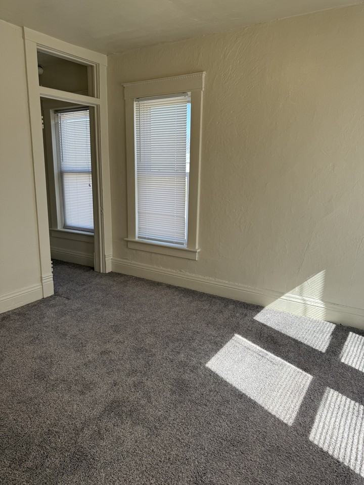 215 - S 2nd - Photo 4 of 6