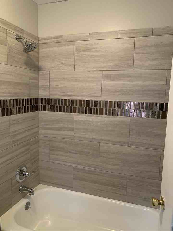 212 East 10th Street - Photo 6 of 10