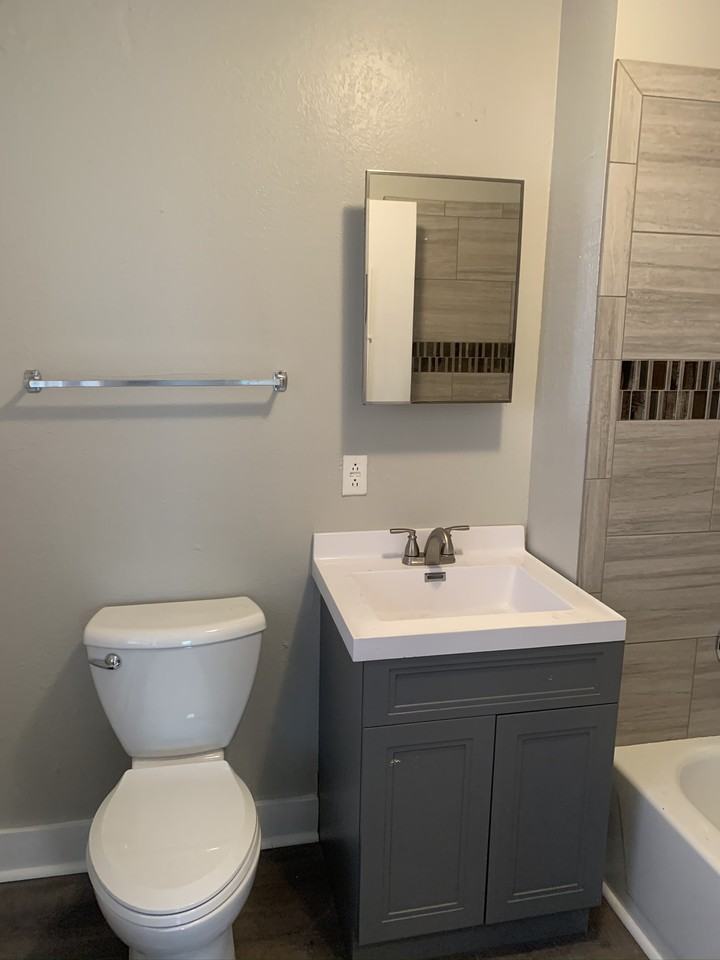 212 East 10th Street - Photo 7 of 10