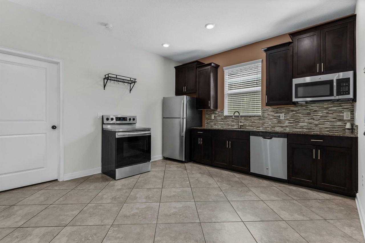 4569 Cortland Drive - Photo 4 of 20