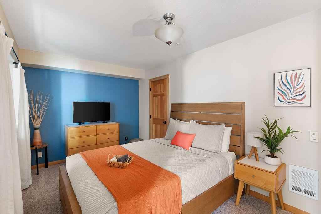 Nw Wilshire Ln - Photo 2 of 36