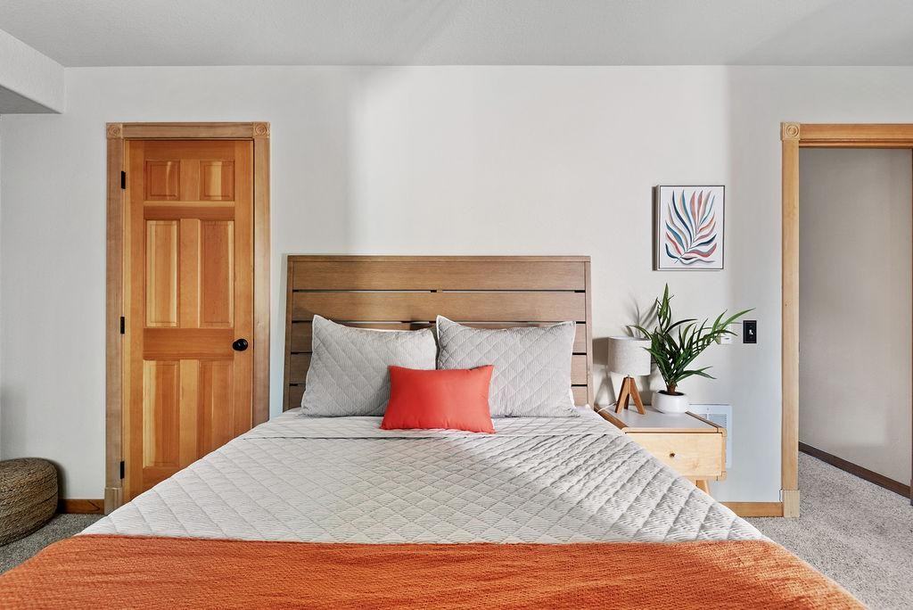 Nw Wilshire Ln - Photo 4 of 36