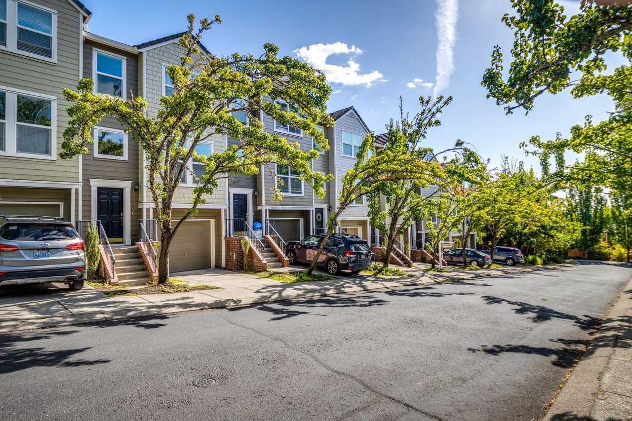 Nw Wilshire Ln - Photo 3 of 23