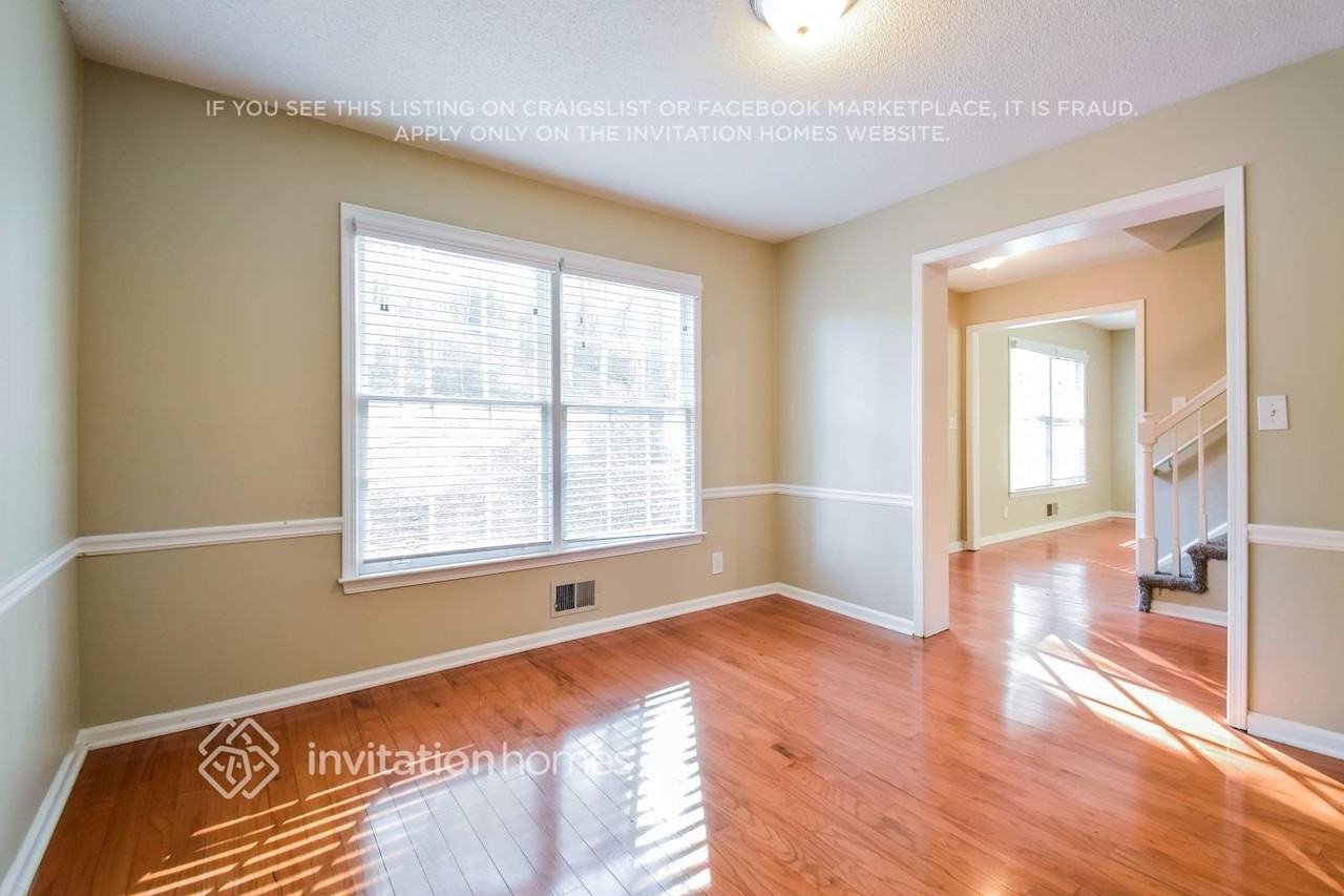 2949 Rockbridge Rd - Photo 7 of 16