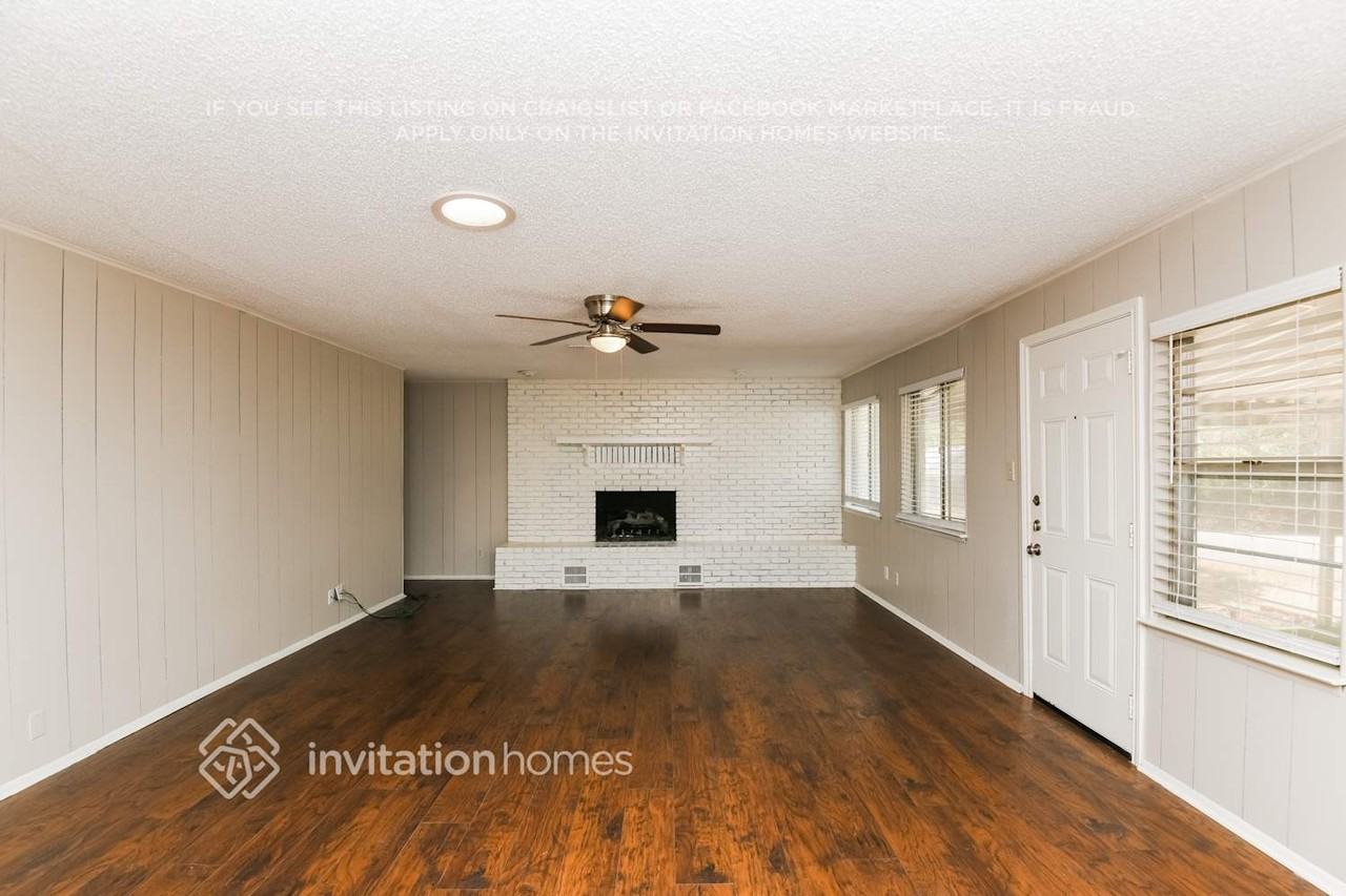 202 Case St - Photo 3 of 16