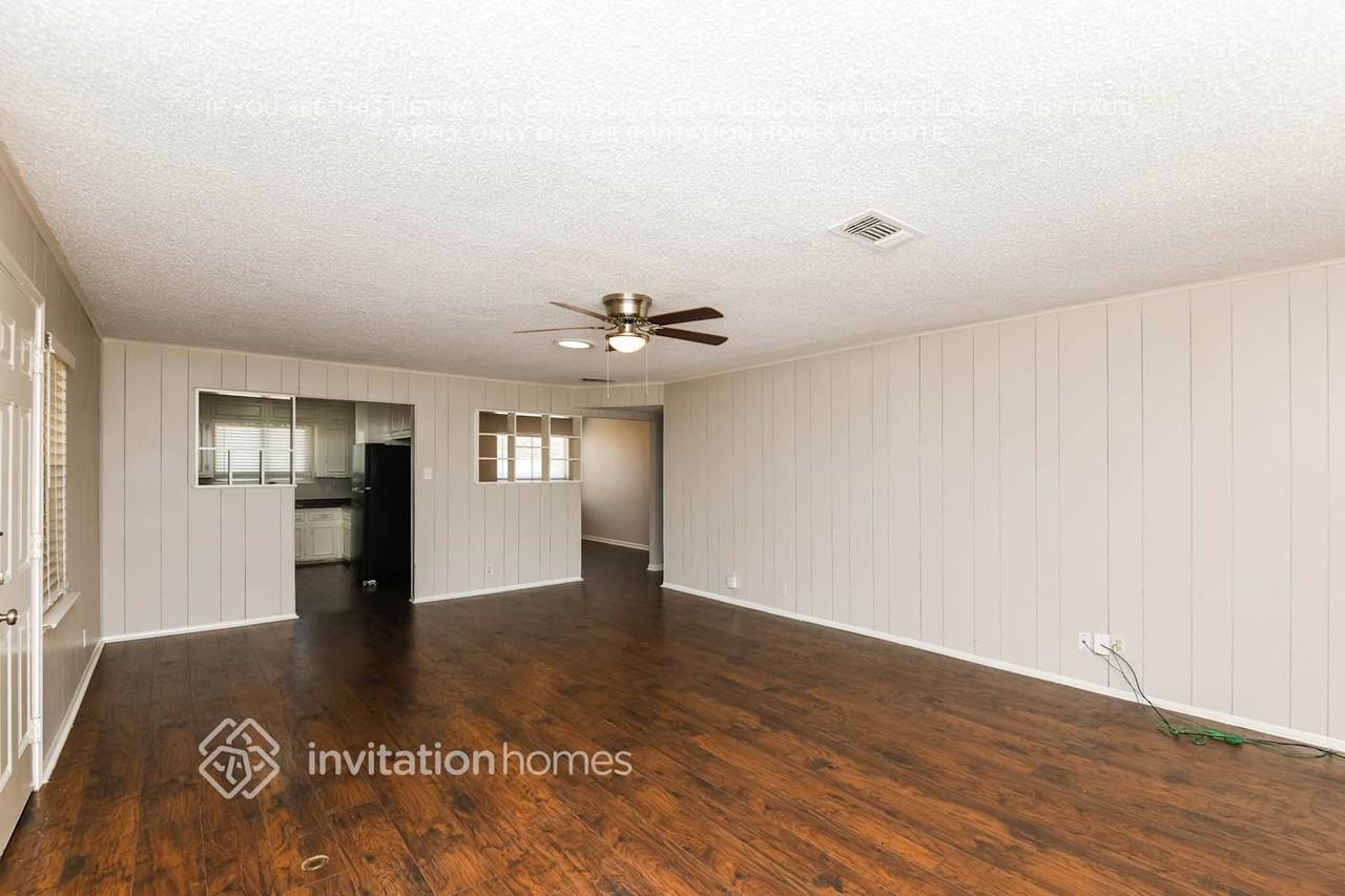 202 Case St - Photo 4 of 16