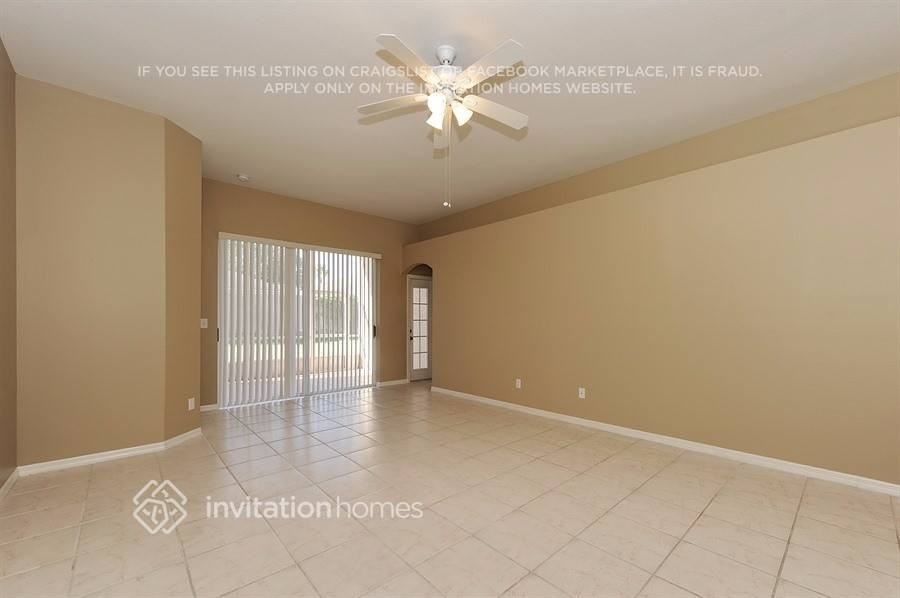 407 Sand Ridge Dr - Photo 2 of 21