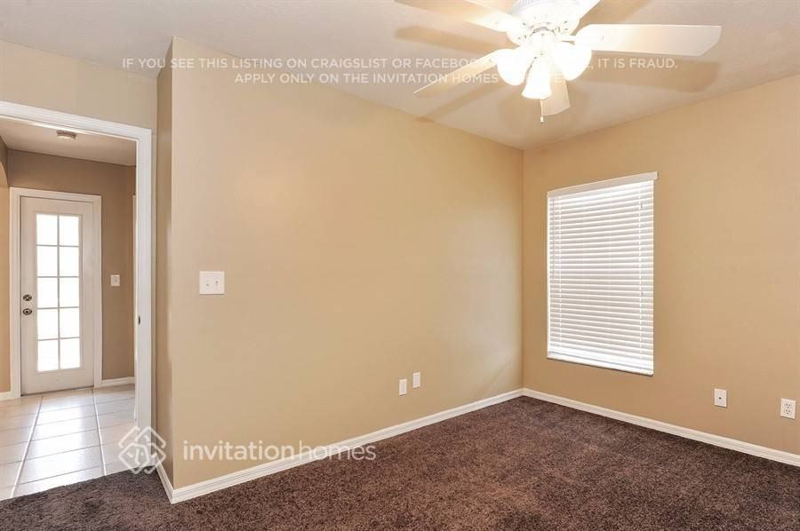 407 Sand Ridge Dr - Photo 4 of 21