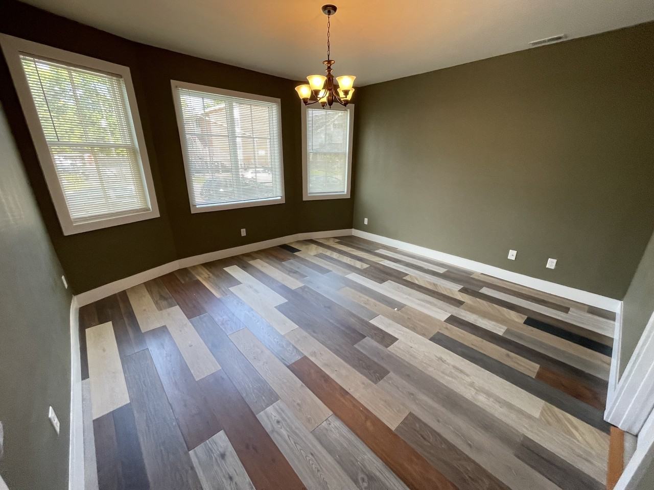 3434 Capitol - Photo 2 of 11