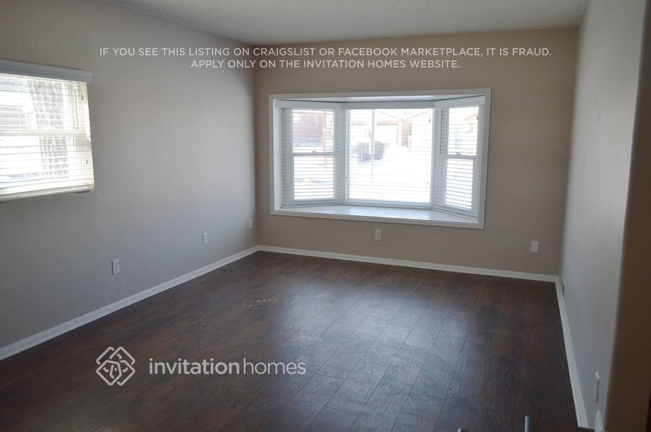 10870 Larry Dr - Photo 2 of 13