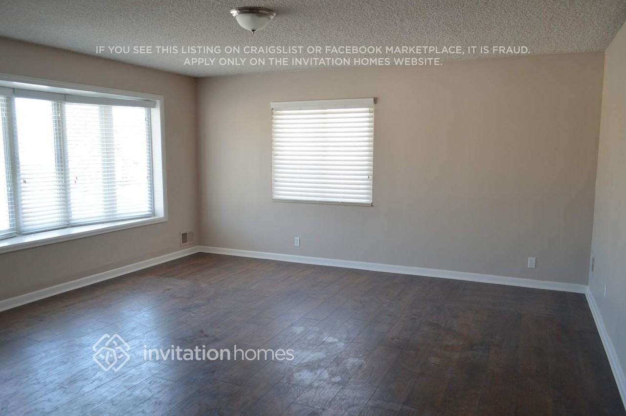 10870 Larry Dr - Photo 3 of 13