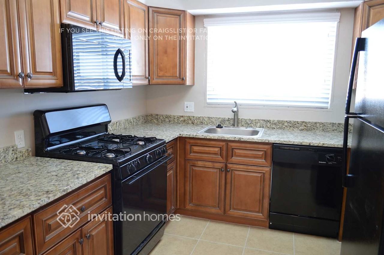 10870 Larry Dr - Photo 5 of 13