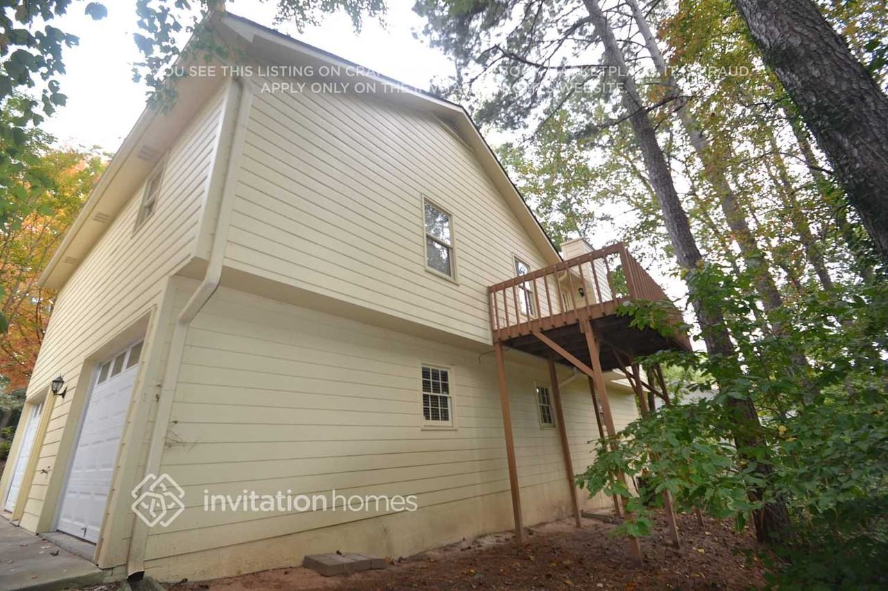 130 Williamsburg Ln - Photo 5 of 6