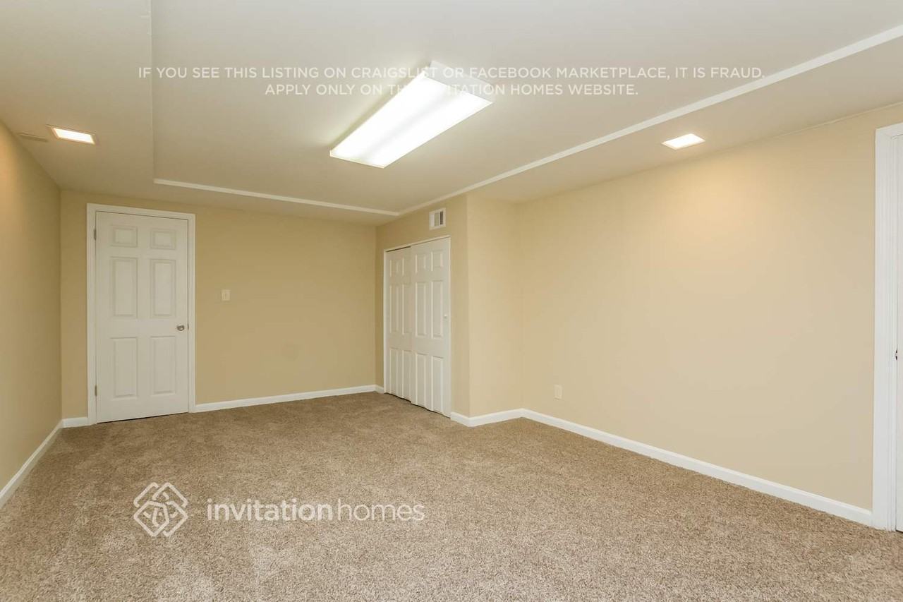 325 Hill Crest Cir - Photo 4 of 11