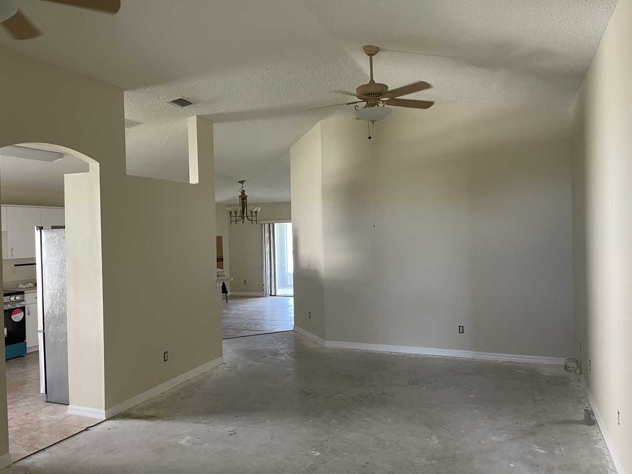 1895 Bayhill Dr - Photo 3 of 6