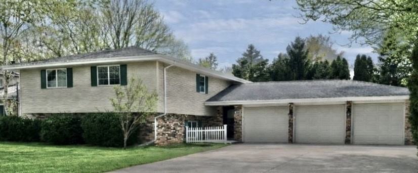 117 Colchester Dr - Photo 3 of 32