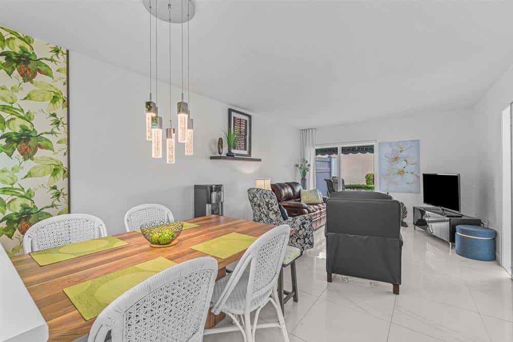 154 Waterside Dr - Photo 2 of 19