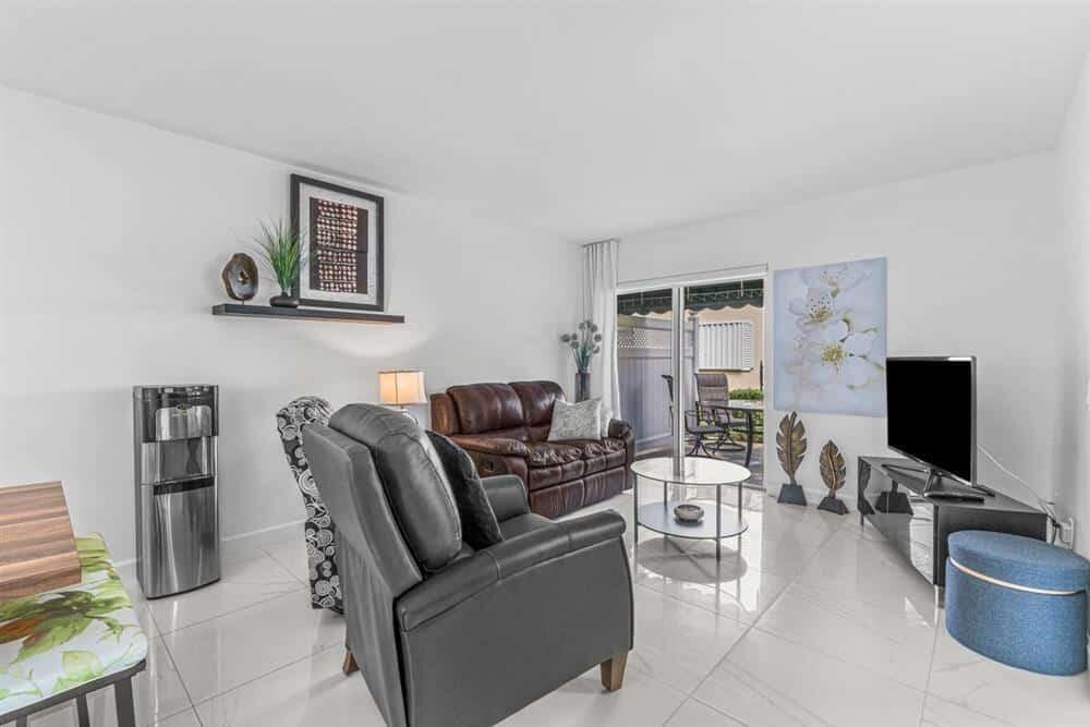 154 Waterside Dr - Photo 3 of 19