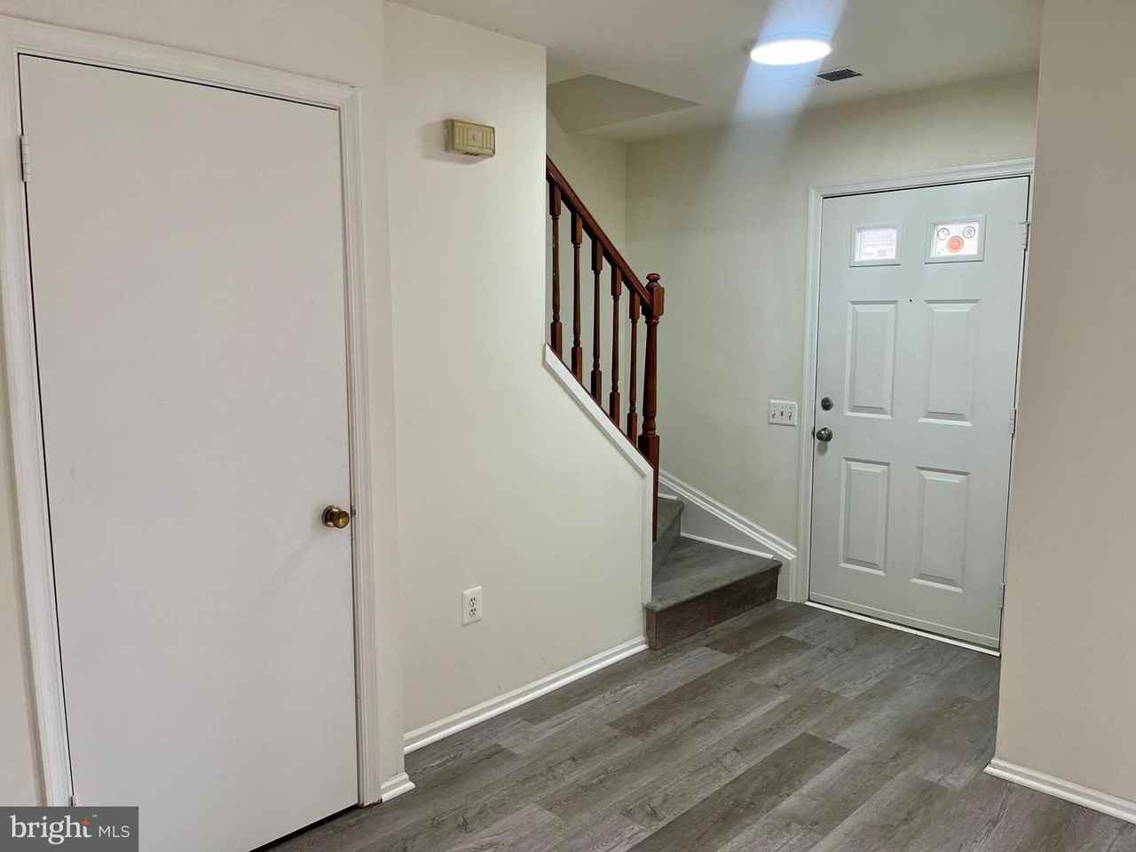 702 Brandon Cir - Photo 2 of 14